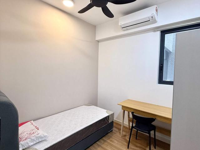 5 mins walk to mrt/lrt malurinew furnished unitsingle room, at m vertica
