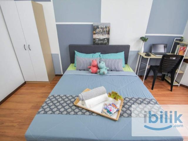 5 mins walks to LRT, 12 mins to IOI Mall, 3 mins walk to all kind of F&B and Groceries, Master room @ Puchong Prima