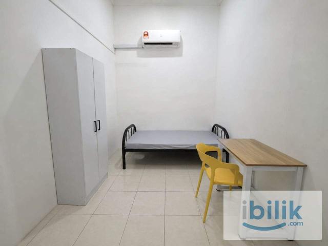 5 Mins To Giant Hypermarket Kemuning Utama | Spacious Room For Rent @ Kota Kemuning | ❄️ Aircond + Free WiFi