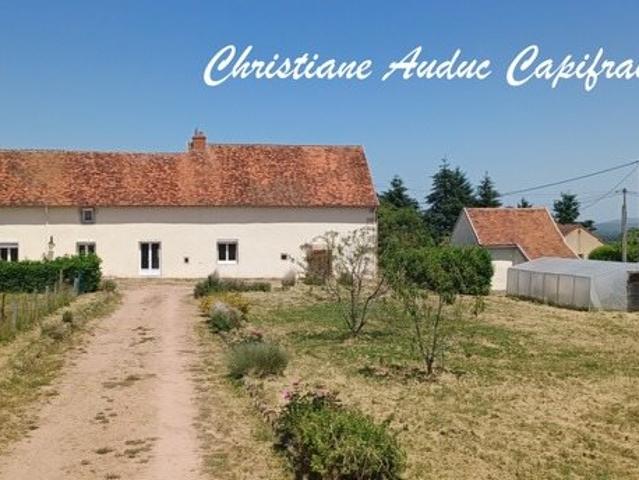 5 minutes de Génelard, au calme, maison en pierre, de plain. 118m² Martigny Le Comte