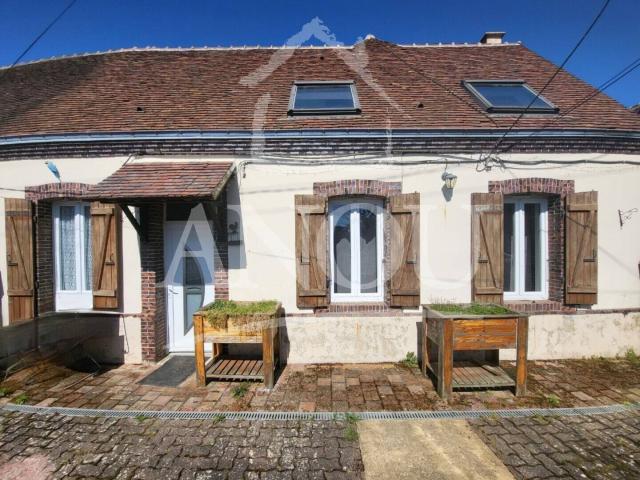 5 mn de THIRON GARDAIS: MAISON FAMILIALE 4 CHAMBRES