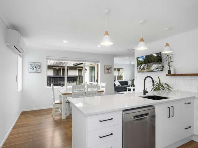 5 Montrose Place, Pyes Pa, Tauranga