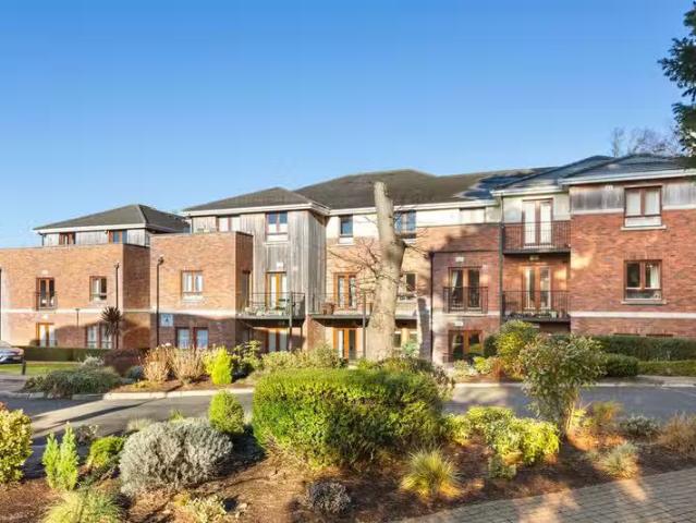5 Altamont Hall, Stoney Road, Dundrum, Dublin 14, D14TN52 is f.