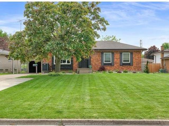 5 Balmoral Place, Wallaceburg, ON, N8A 2E2 house for sale | Listing ID 26012 | Royal LePage
