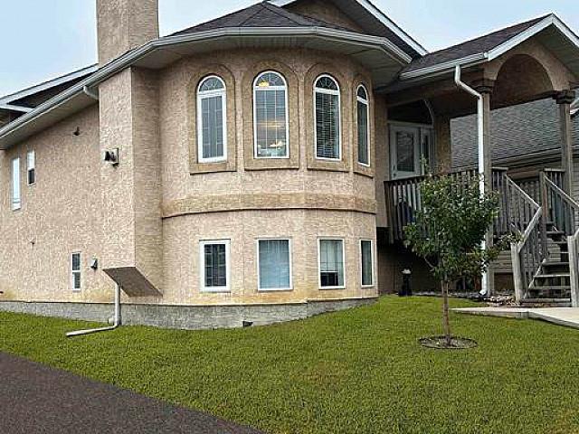 5 Bed 3.5 Bath With Balcony