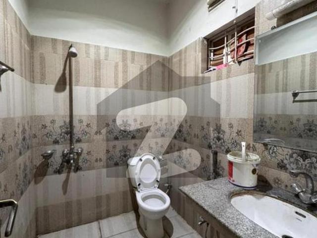 5 bed full house for rent F 11