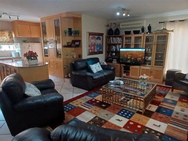 5 Bed House in Van Riebeeck Park