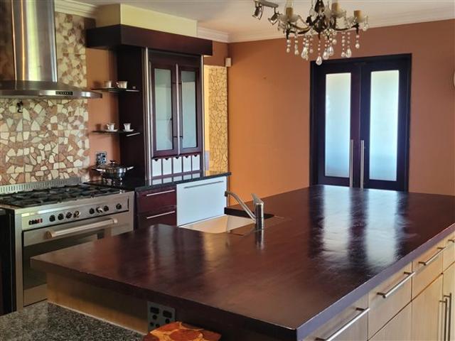 5 Bed House in Vincent Heights