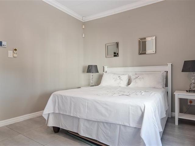 5 Bed House in Willard Beach