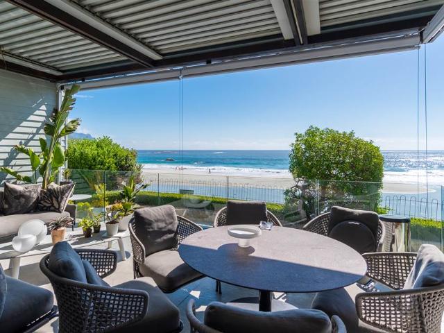 5 Bedroom House in Camps Bay