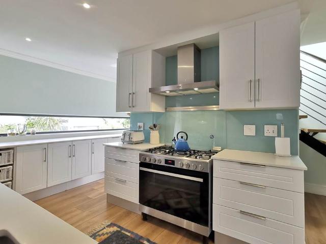 5 Bed House in Port Elizabeth Central