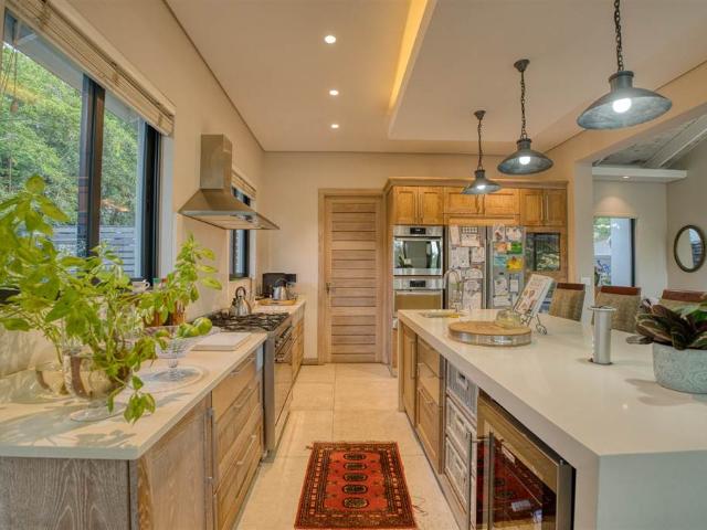 5 Bedroom House in Simbithi Estate