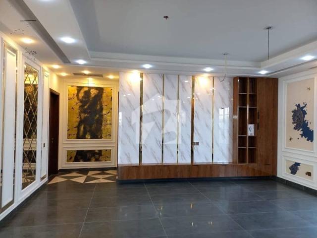 5 Bed Room Luxury Villa At Prime Location In Bahria Town Karachi, 2km From Main Gate, Near Commercial, Gallery And IMTIAZ Mega Store