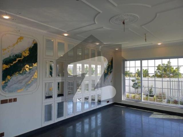 5 Bed Room Luxury Villa At Prime Location In Bahria Town Karachi, 2km From Main Gate, Near Commercial, Gallery And IMTIAZ Mega Store Bahria Town Precinct 9