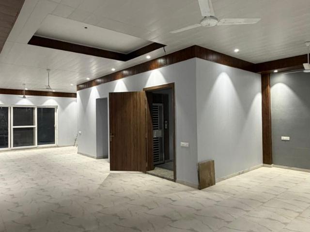5 Bedroom 1000 Sq.Yd. Builder Floor in Shanti Niketan Delhi Listing ID: #10290