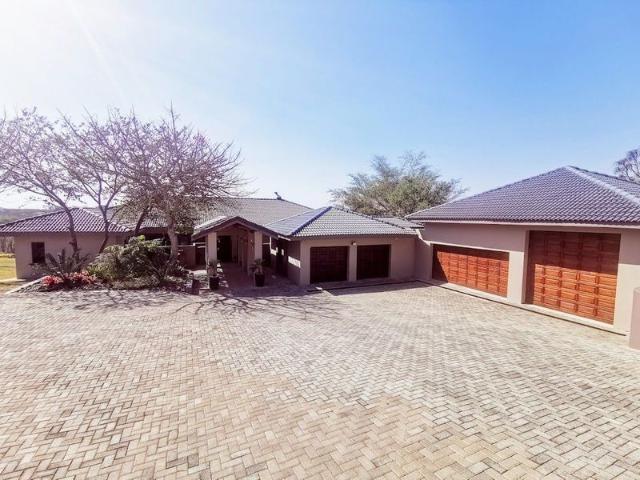 5 Bedroom 4.5 Bathroom Family Home in Shandon Estate