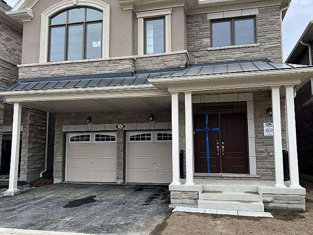 5 Bedroom / 4 Bth Pickering