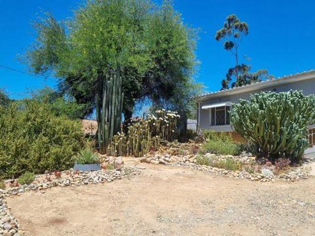 5 bedroom, Calitzdorp Western Cape 6660 86972923