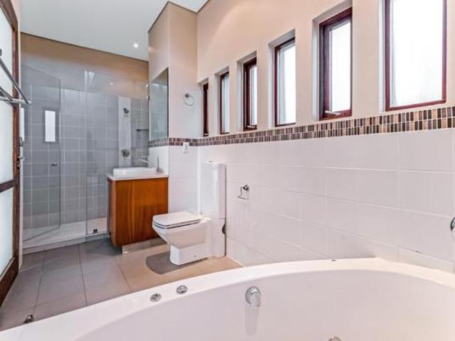 5 Bedroom Cluster in Benmore Gardens