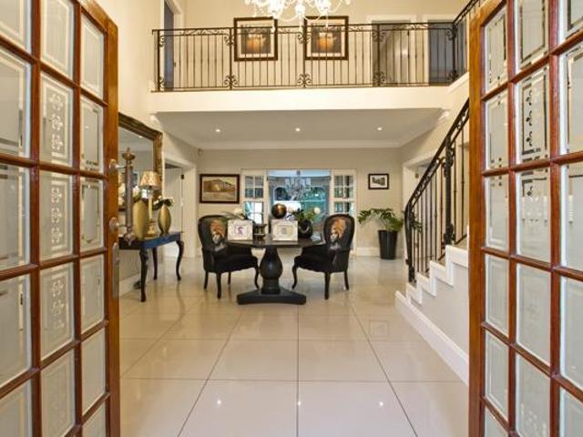5 Bedroom Cluster in Hyde Park