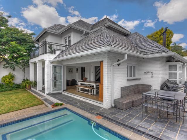 5 Bedroom Cluster Rented in Bryanston
