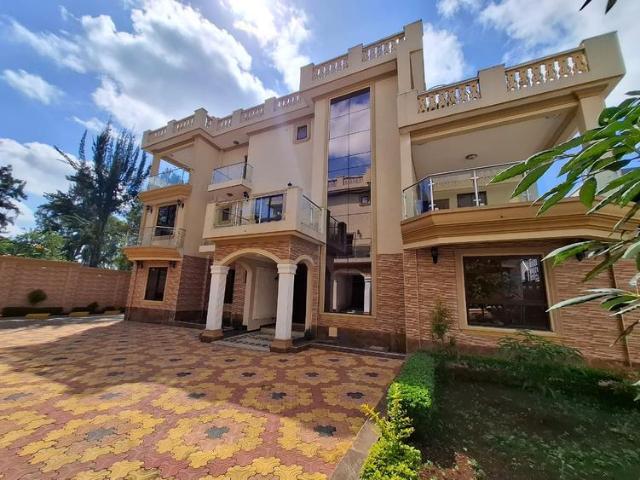 5 Bedroom All En Suite House with DSQ for Sale | Spacious & Modern Living