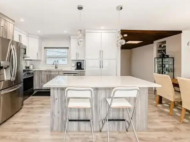 5 Bedroom Apartment Calgary AB LS101948386