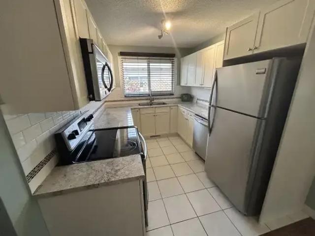 5 Bedroom Apartment Edmonton AB 104180737