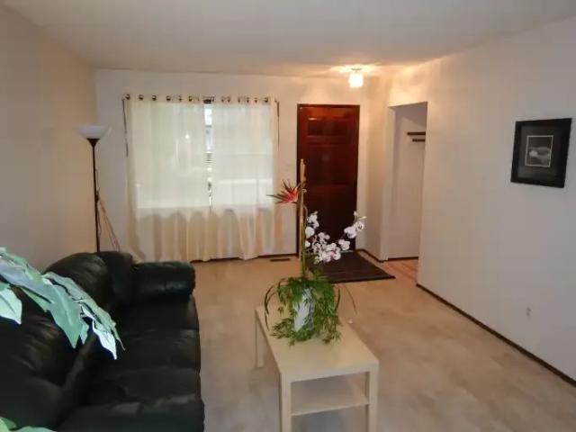 5 Bedroom Apartment Edmonton AB 104563206