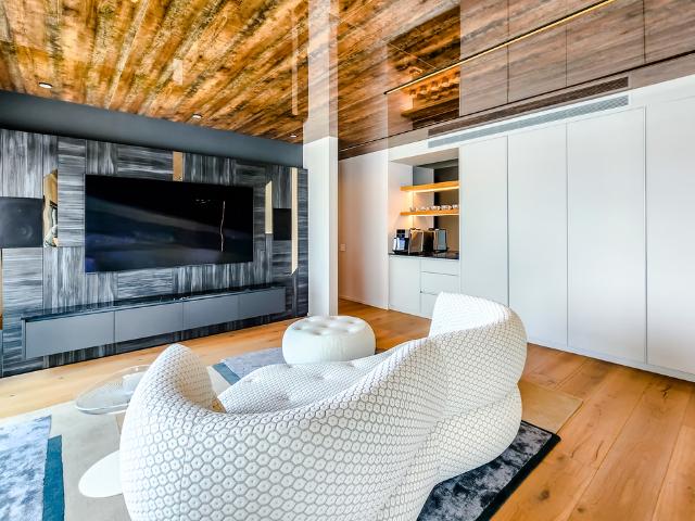 5 Bedroom Apartment For Sale in Sea Point