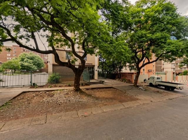 5 Bedroom Apartment in Arcadia