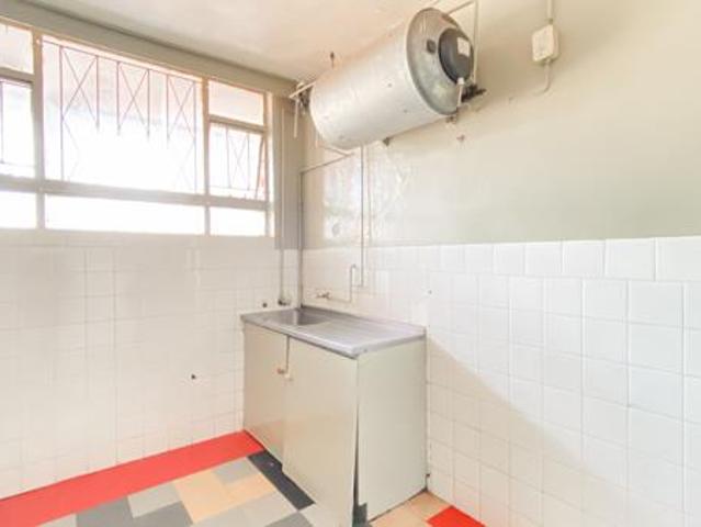 5 Bedroom Apartment in Hillbrow