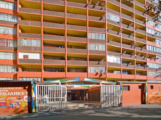 5 Bedroom Apartment in Hillbrow