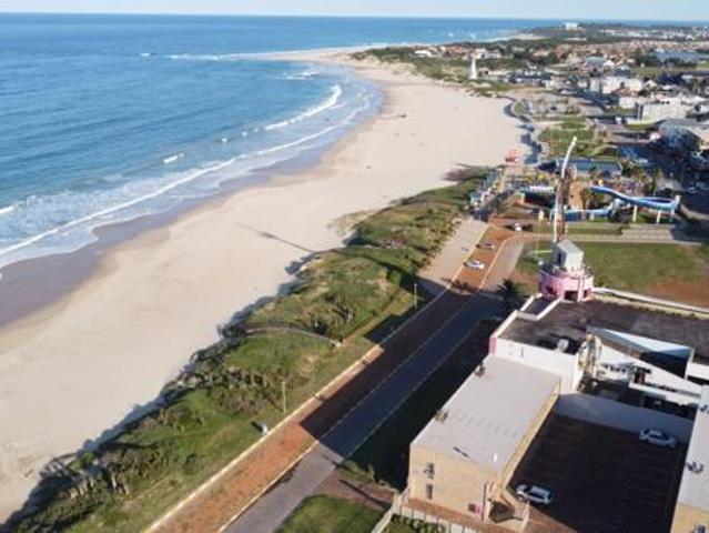 5 Bedroom Apartment in Jeffreys Bay Central