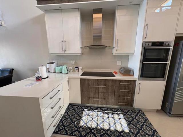 5 Bedroom Apartment in Umhlanga Rocks