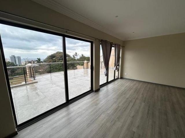 5 Bedroom Apartment in Umhlanga Rocks
