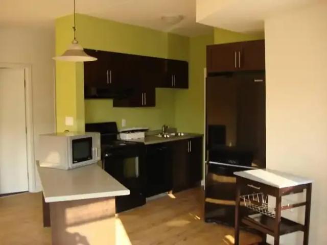 5 Bedroom Apartment Waterloo ON 103322319