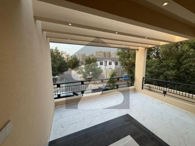 5 Bedroom Architecture Designed Luxury Villa For Sale Precinct 1 Overseas Block, Bahria Town Karachi. Prime Location Near Main Entrance | Contemporary Elegant Design | Surrounded By Park, Mosque, Commercial Area & All Essential Amenities. Bahria Town Precinct 1
