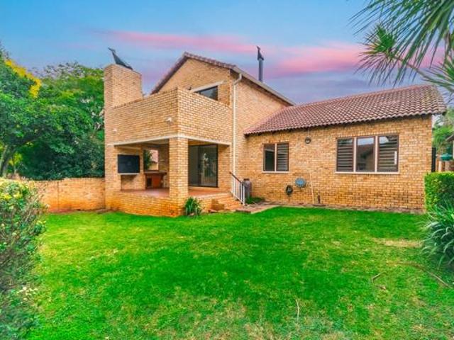 5 Bedroom Duplex in Ruimsig
