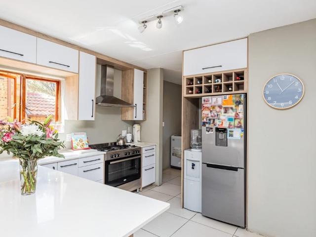 5 Bedroom duplex townhouse sectional sold in North Riding, Randburg