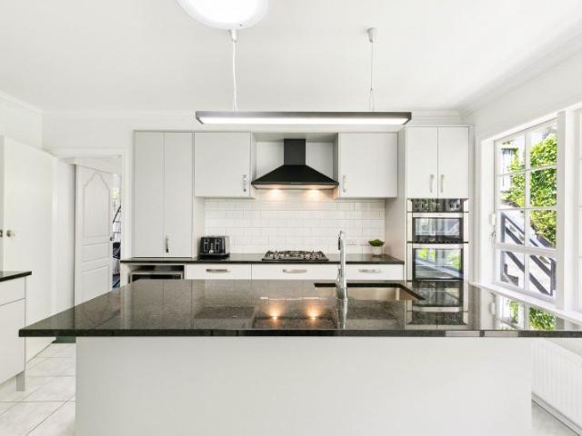 Space, Sun & Style A Dream Home