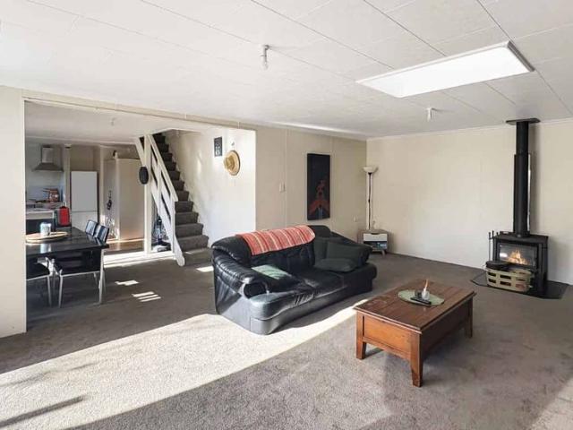 5 Bedroom Family Home in Mahia