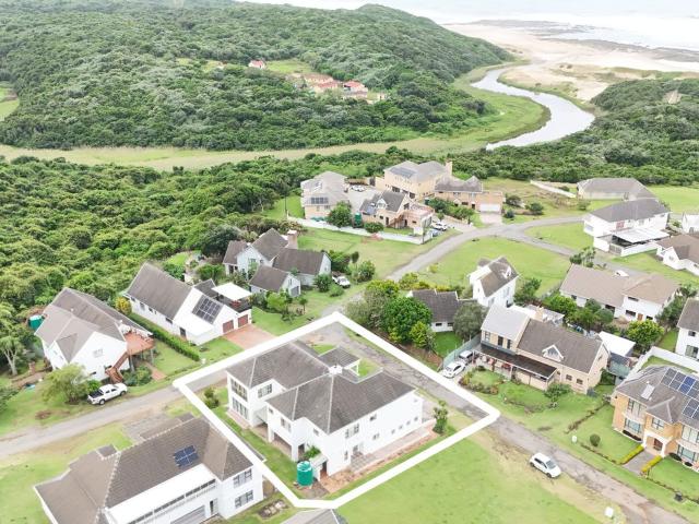 5 Bedroom Freehold For Sale in Cove Rock