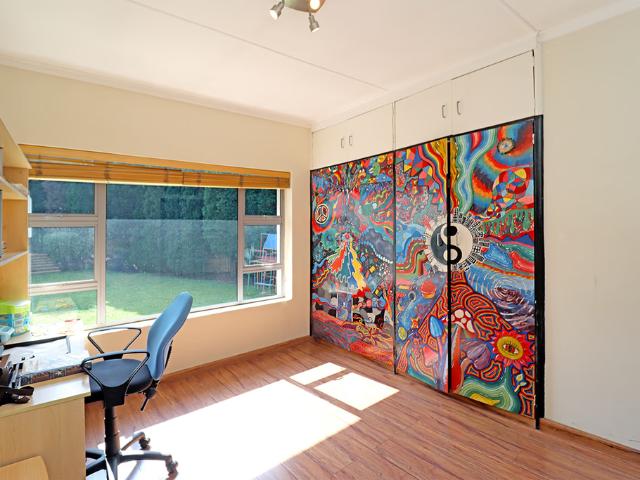 5 Bedroom Freehold For Sale in Glenhazel