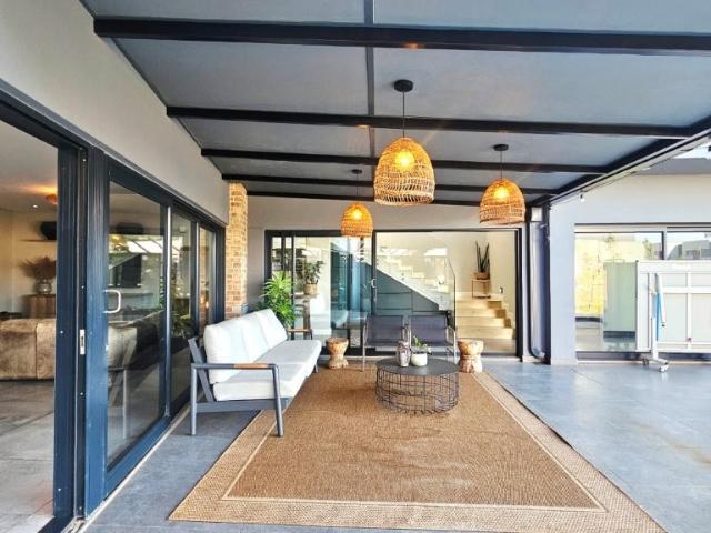 5 Bedroom Freehold For Sale in Midstream Heights