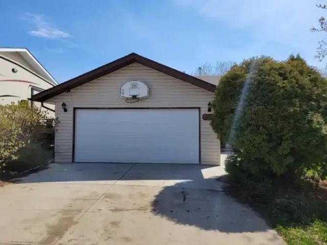 5 Bedroom House Cold Lake AB 104142612