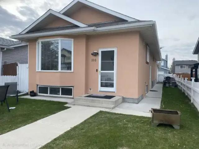5 Bedroom House Calgary AB 101986848