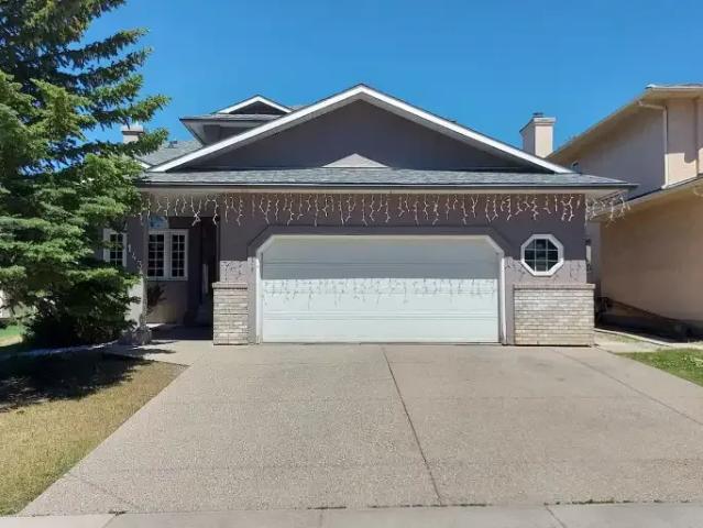 5 Bedroom House Calgary AB 102551200