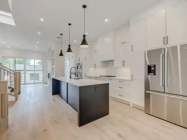 5 Bedroom House Calgary AB 102883511