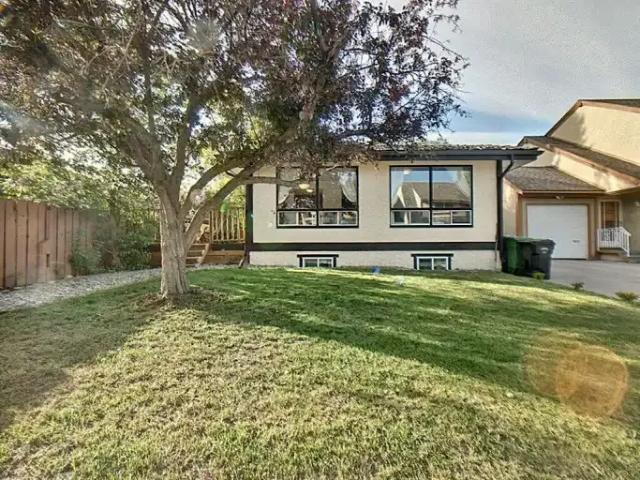 5 Bedroom House Calgary AB 102915114